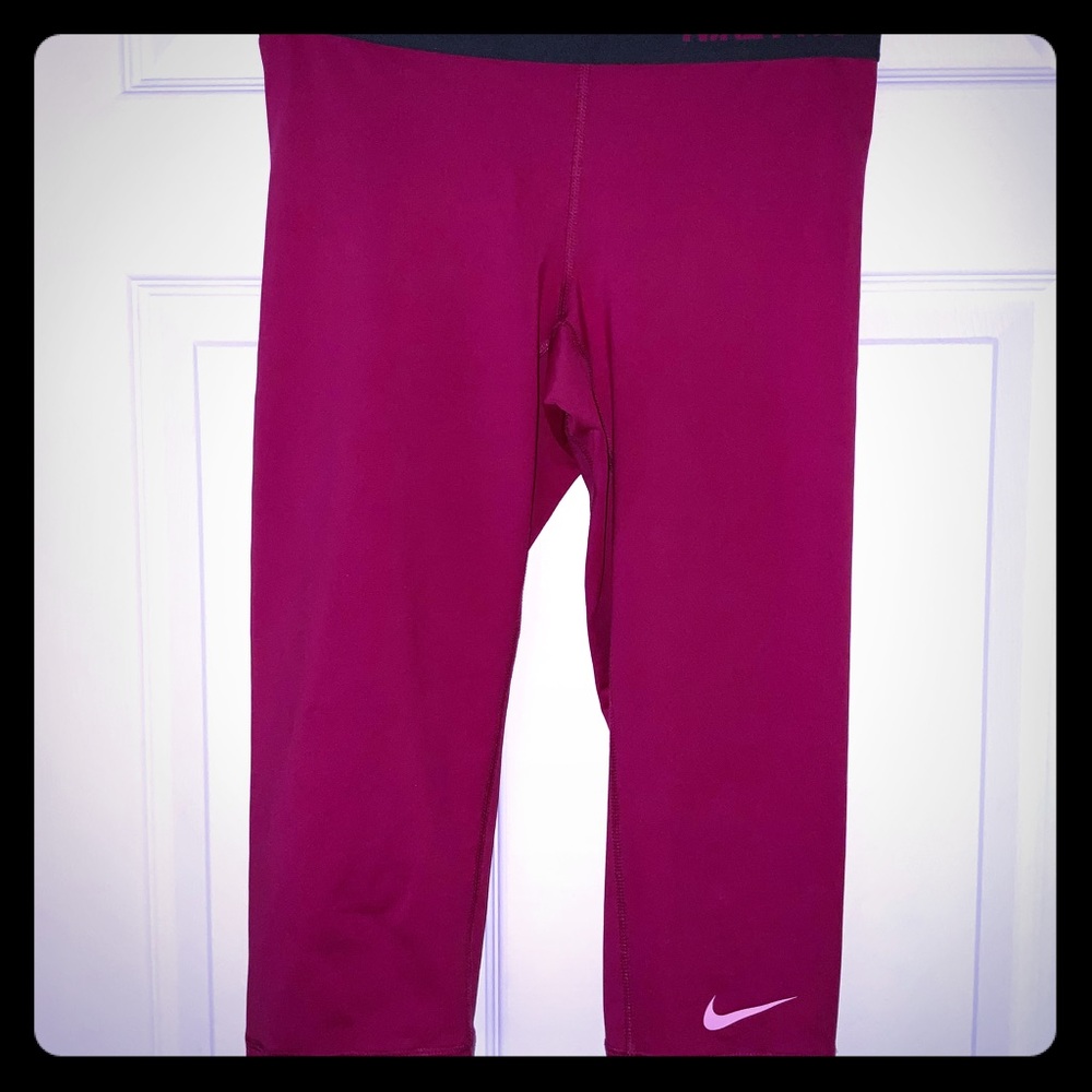 Knee length athletic legging